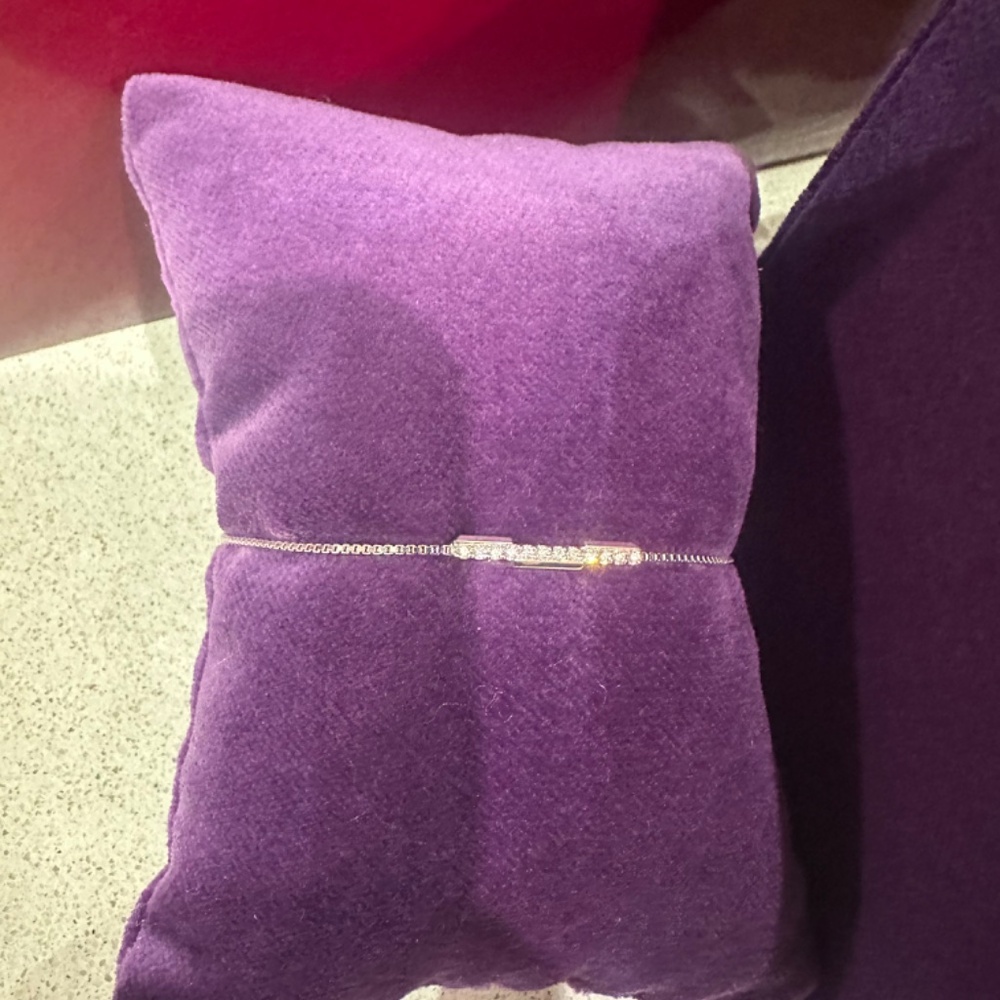 Diamond Gucci Tennis Bracelet - Picture 2 of 5